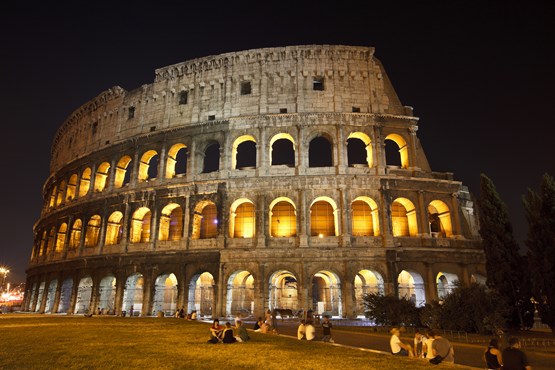 colosseum night